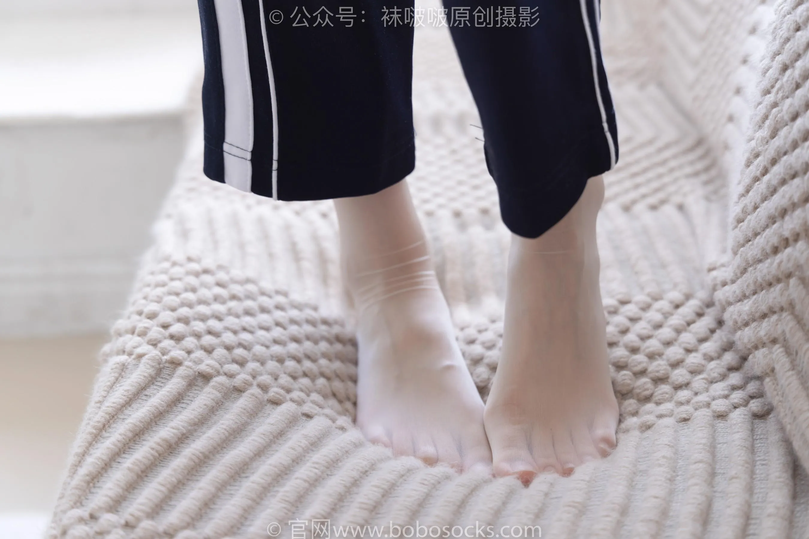[BoBoSocks袜啵啵]NO.207 稚予-aj板鞋、白棉袜、油亮白丝、校服裤里丝[23] [53P]插图5